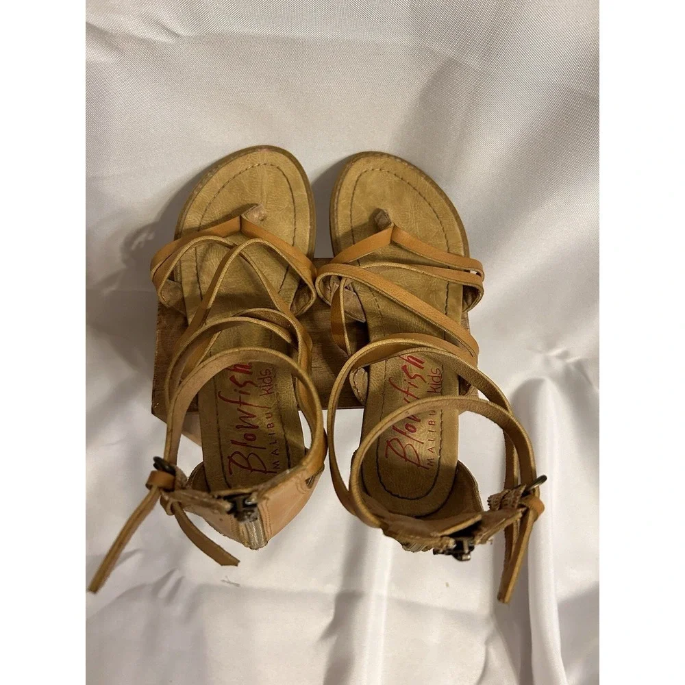 Blow Fish Girls Sandals Tan Size 4,‎ Gladiator Style Beach Vacation